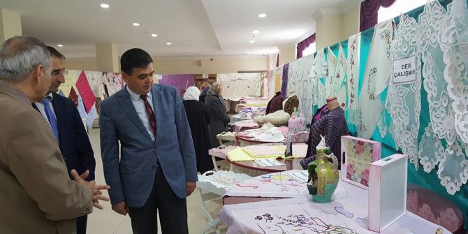 Başkan Yalçın El İşi Sergisine Katıldı