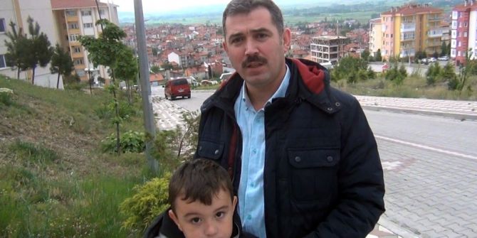 Yıldırım Düşme Anını Cep Telefonuyla Kaydetti