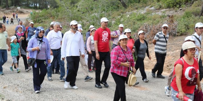 Mezitli Belediyesi, 19 Mayıs’ı Doğa Yürüyüşüyle Kutladı