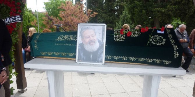 Seslendirme Sanatçısı Payidar Tüfekçioğlu Son Yolculuğuna Uğurlandı