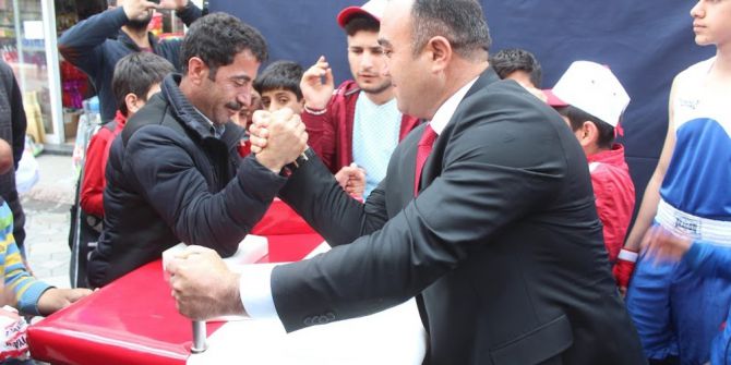 Ağrı’da 19 Mayıs Stantları İlgi Odağı Oldu