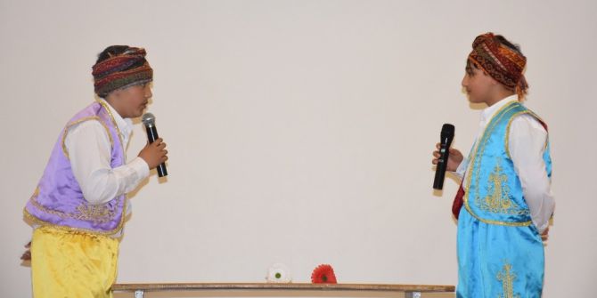 İlkokul Öğrencilerinden İngilizce Skeç