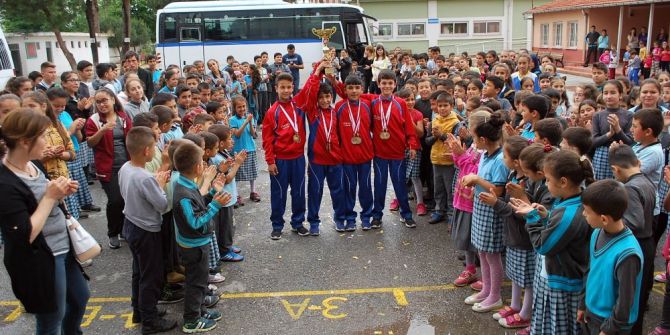 Türkiye Şampiyonlarına Coşkulu Karşılama