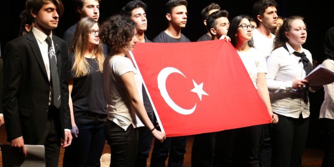 Zeytinburnu’nda 2’nci Liseler Arası Spor Turnuvaları Ödül Töreni Gerçekleştirildi