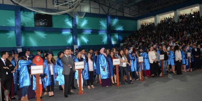 Dpü’de Mezuniyet Sevinci