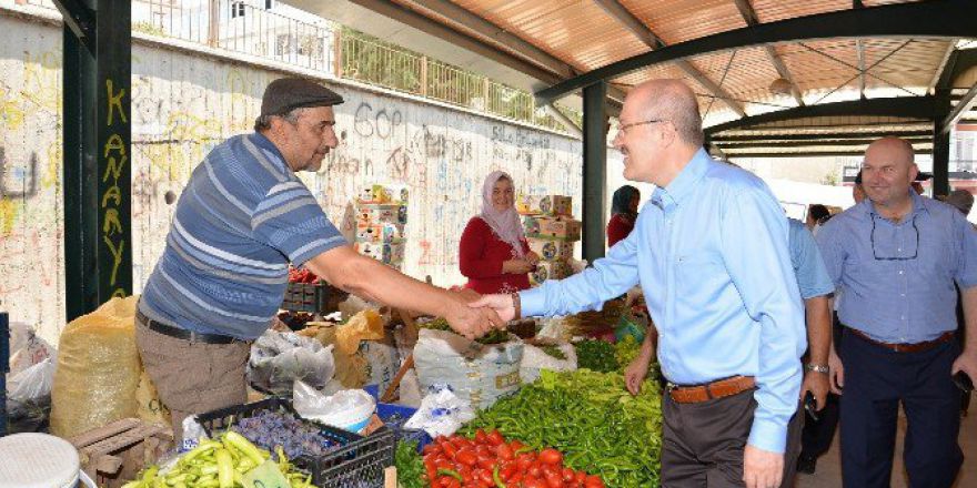 Pazarcı Esnafı Altıeylül’den Memnun