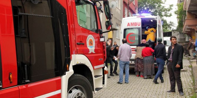 Yangında Evde Mahsur Kalan Yaşlı Adam Hayatını Kaybetti