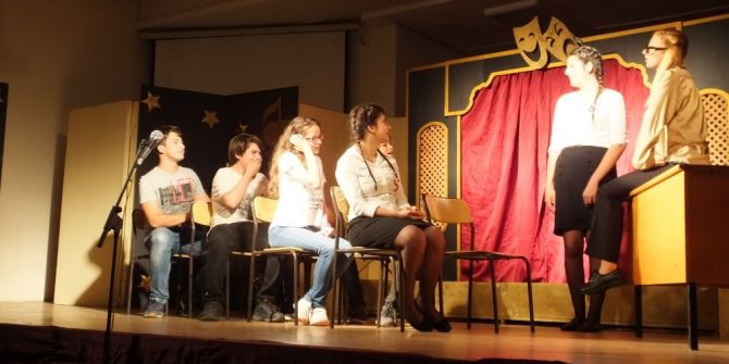 Burhaniye’ De Liseli Tiyatrocular Profesyonelleri Aratmadı