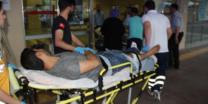 Kavgayı Ayırmaya Çalışırken Bacağından Vuruldu