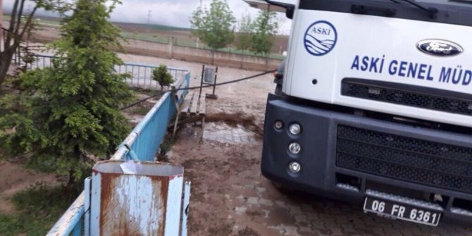 Ankara’da Şiddetli Yağmur Hayatı Olumsuz Etkiledi