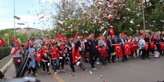 Kdz. Ereğli’de Osmanlı Çileği Şenlikleri Korteji Yapıldı