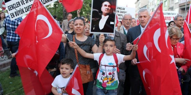 Edirne’de 19 Mayıs Fener Alayı