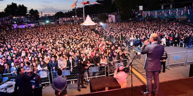 Mfö Söyledi, Kışladaki Askerler De İzledi