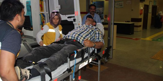 Otomobilini Kavga Ettiği Ailenin Üzerine Sürdü: 2 Yaralı