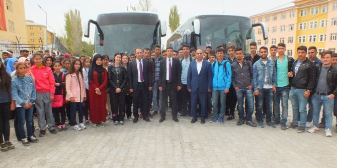 Alparslan’ın Diyarında Yaşayan 80 Öğrenci, Fatih’in Diyarını Görmek İçin Yola Çıktılar