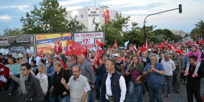 19 Mayıs’ta Didim’de Fener Alayı Düzenlendi