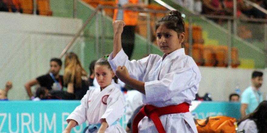 13. Uluslararası Palandöken Karate Turnuvası Başladı