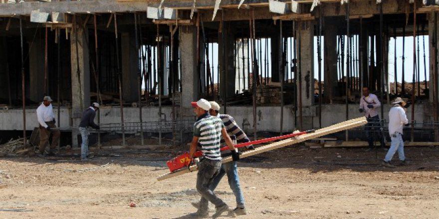 Silopi’de Yakılan Okullarına Yerine Yenileri Yapılıyor