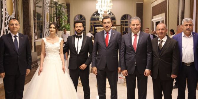 Yalvaç Ailesinin Mutlu Günü