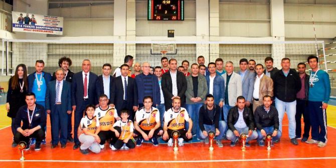 Erciş’te Kaymakamlık Kupası Sahiplerini Buldu