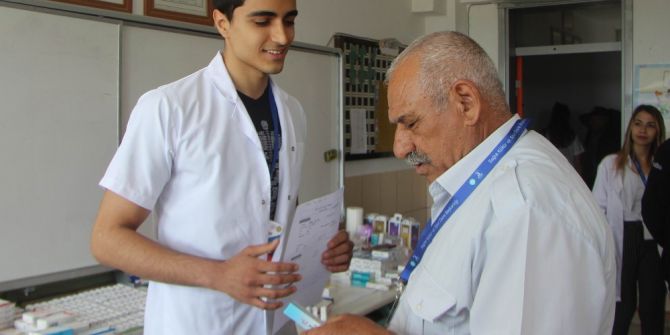 Yüzlerce Tıp Öğrencisi Hastaneyi Köye Taşıdı