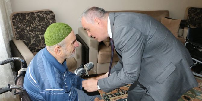 65 Yaşındaki Paşa Amca Artık Gönlünce Dolaşabilecek