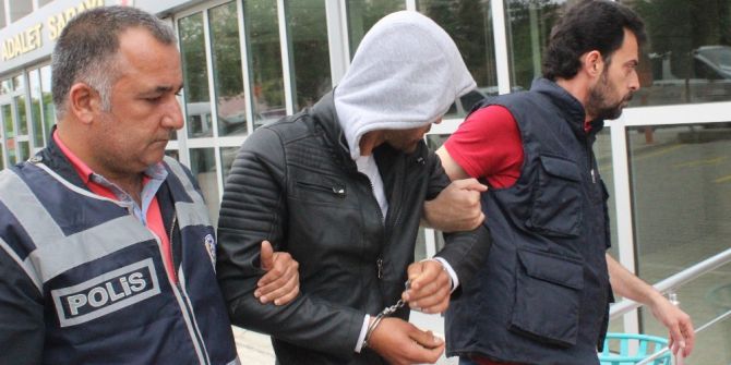 Kaçırmaya Çalıştıkları Kız Karateci Çıkınca Dayak Yediler