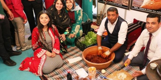 Akçakale’den Çiğ Köfte Şov