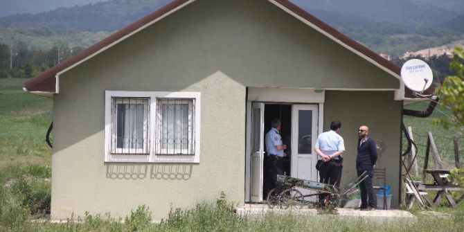 Eve Kurşun Yağdırdılar