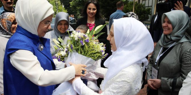 Emine Erdoğan, ’Sevgi Ve Kardeşlik Korosu’nun Konserine Katıldı