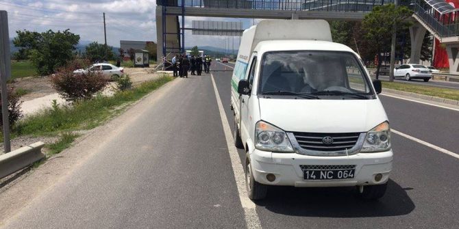 Kamyonetten Düşen Belediye İşçisi Hayatını Kaybetti