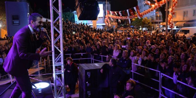 Hüseyin Turan Türküleri İle Bergama’yı Salladı