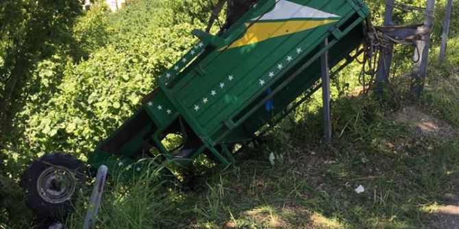 Lastiği Fırlayan Pat Pat Takla Attı