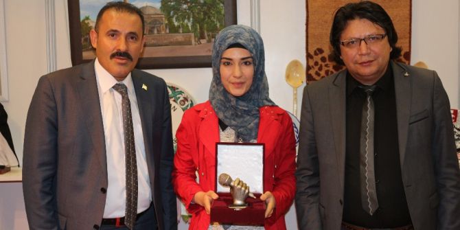 Karamanlı Öğrencilerin Şiir Okuma Başarısı