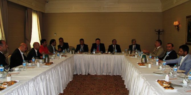 Van’da ’Turizm Fuarı Değerlendirme Toplantısı’ Yapıldı