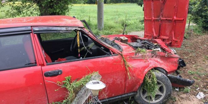 Otomobil Tarlaya Girdi: 1 Yaralı