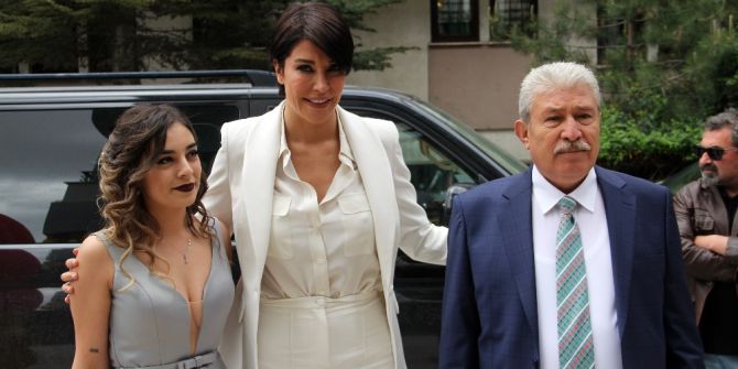 Ünlü Manken Deniz Akkaya Güzel Kalmanın Sırrını Açıkladı