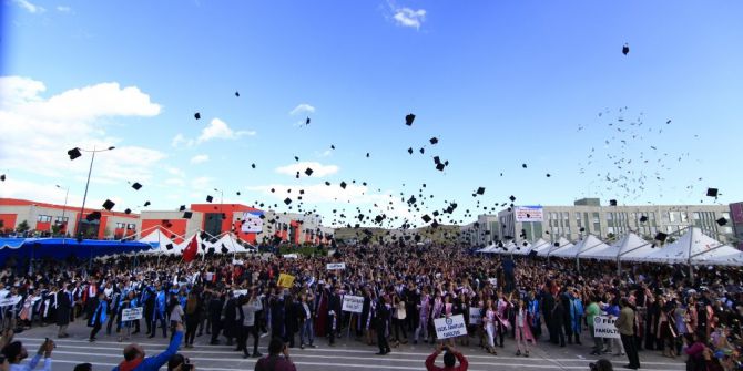 Çankırı Karatekin Üniversitesinde Mezuniyet Coşkusu
