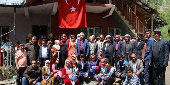 Vali Toprak Ve Eşi Funda Toprak Şehit Kızının Düğün Törenine Katıldı