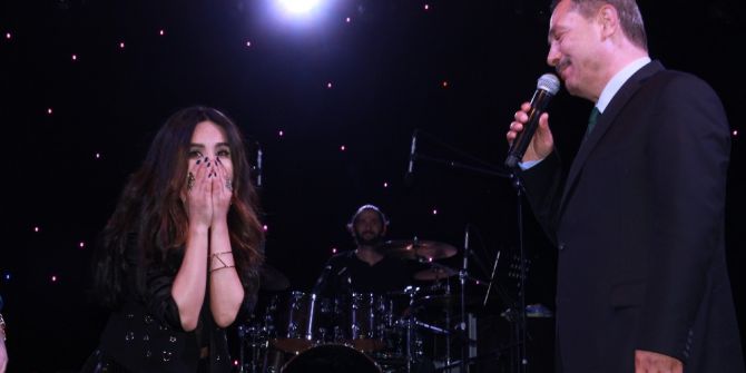 Ünlü Şarkıcı Betül Demir Kdz. Ereğli’de Çilek Güzeli Seçildi