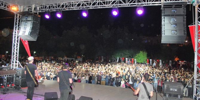 Manisa’daki Gençlik Şöleni’nde “Pera Rüzgarı”