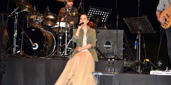 Sertap Erener Hayranlarını Coşturdu