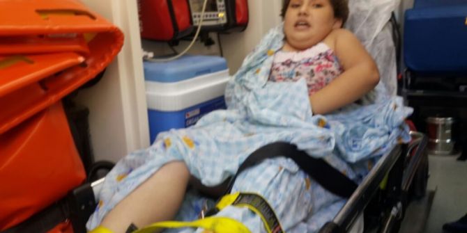 İki Kız Kardeş Evde Yemek Yaparken Yangın Çıktı