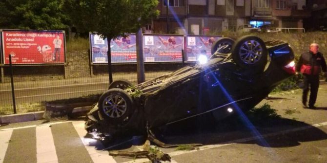 Otomobil Takla Attı Sürücü Kaçtı