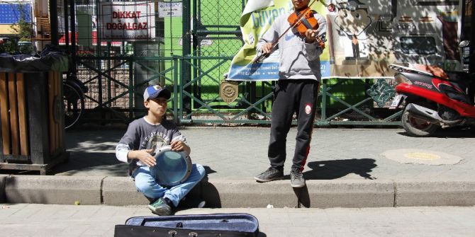 Minik Müzisyenlerin Vatandaşlarla Düeti