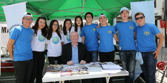 Başkan Kurt Kırımlı Soydaşlara Destek Verdi