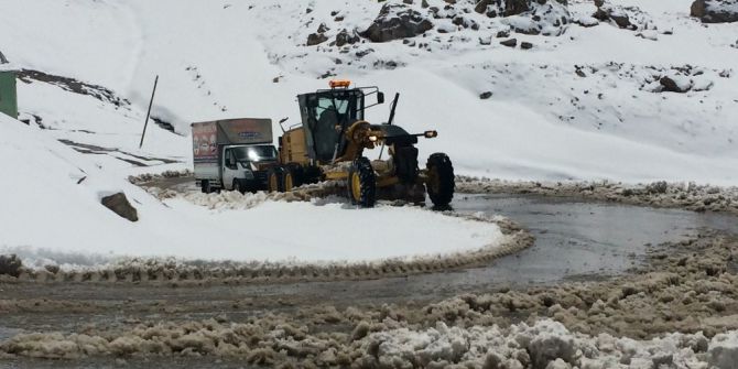 Van’da Mayıs Ayında Karla Mücadele