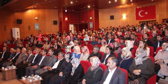 Ahlat’ta Şehitleri Anma Programı