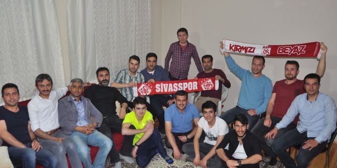 Kars’ta Yaşayan Sivaslılardan Şampiyonluk Kutlaması