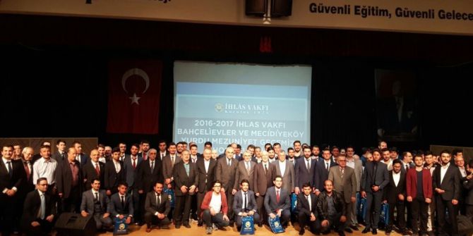 İhlas Vakfı Mezunlarını Uğurladı